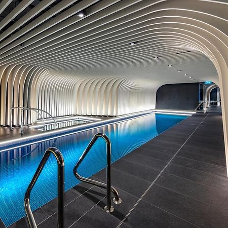 Skye Suites سيدني المظهر الخارجي الصورة The pool at The Standard London